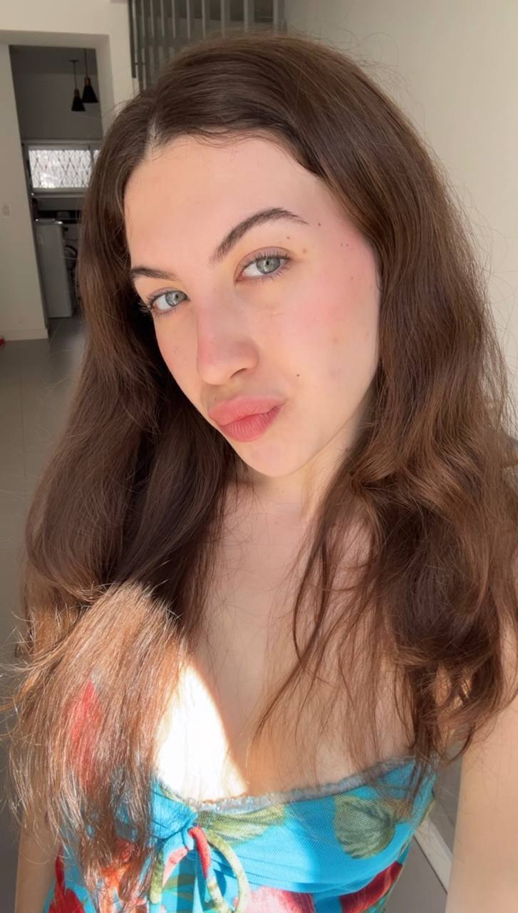 Nude girl Amber in Wuzhou