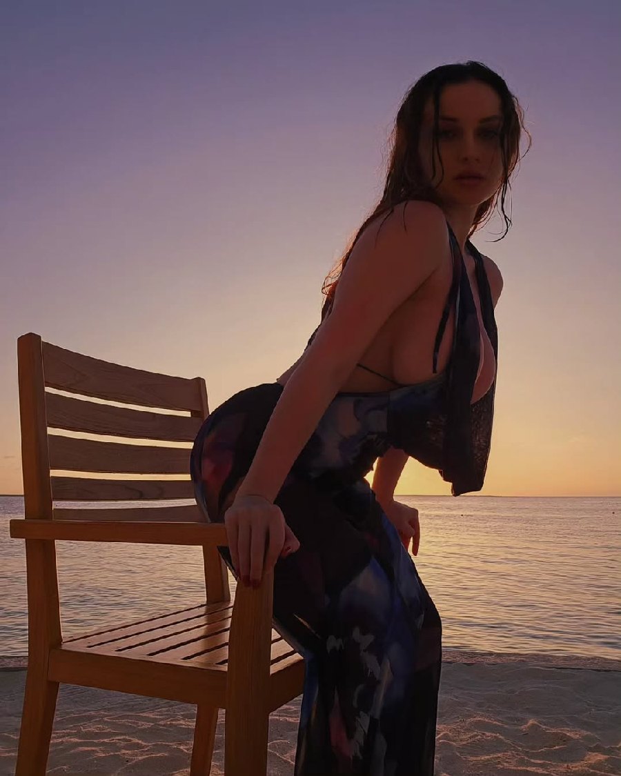 Sexy girl Miranda Faith nude in Wuzhou