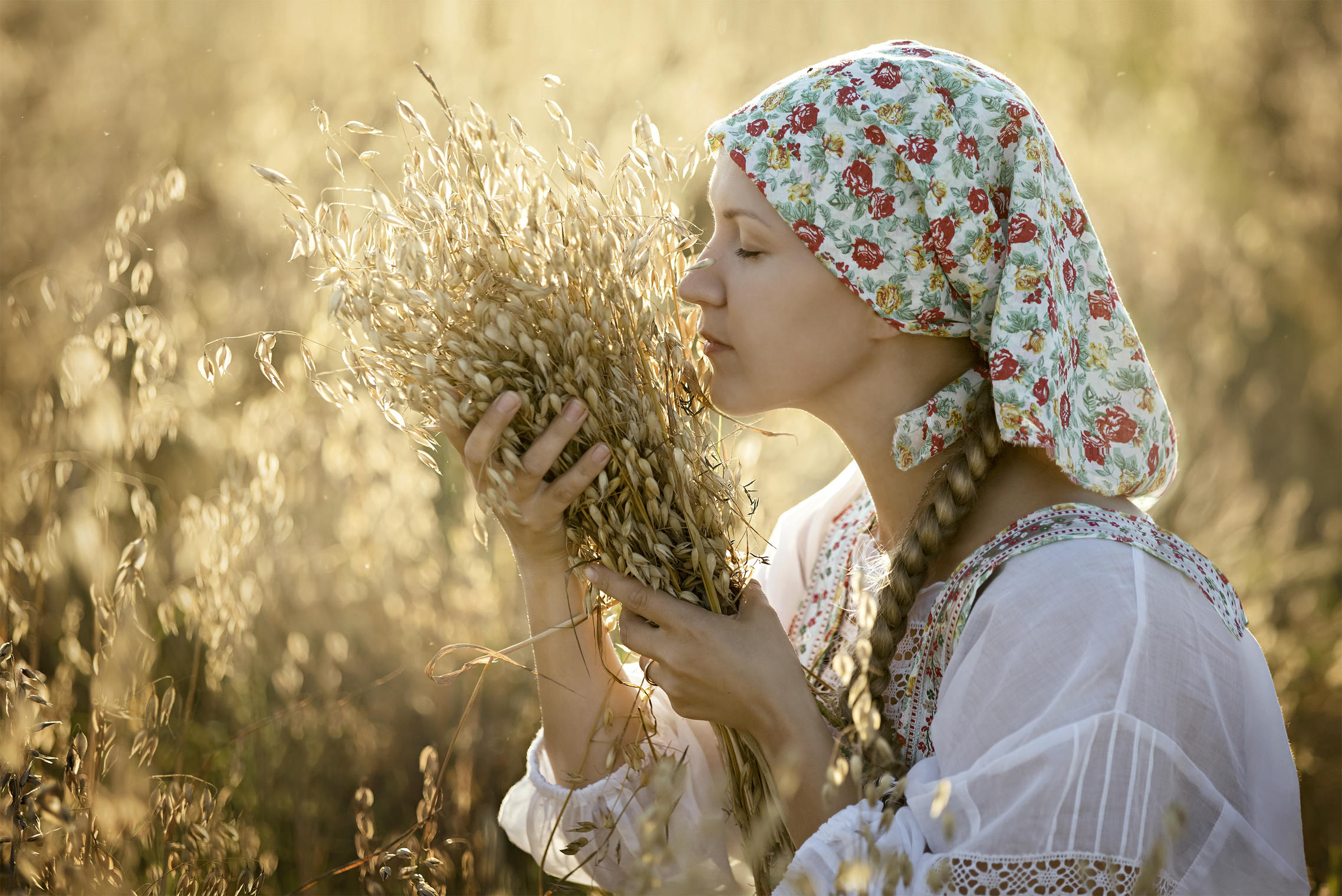 Photo Women in Slavic costumes in Wuzhou