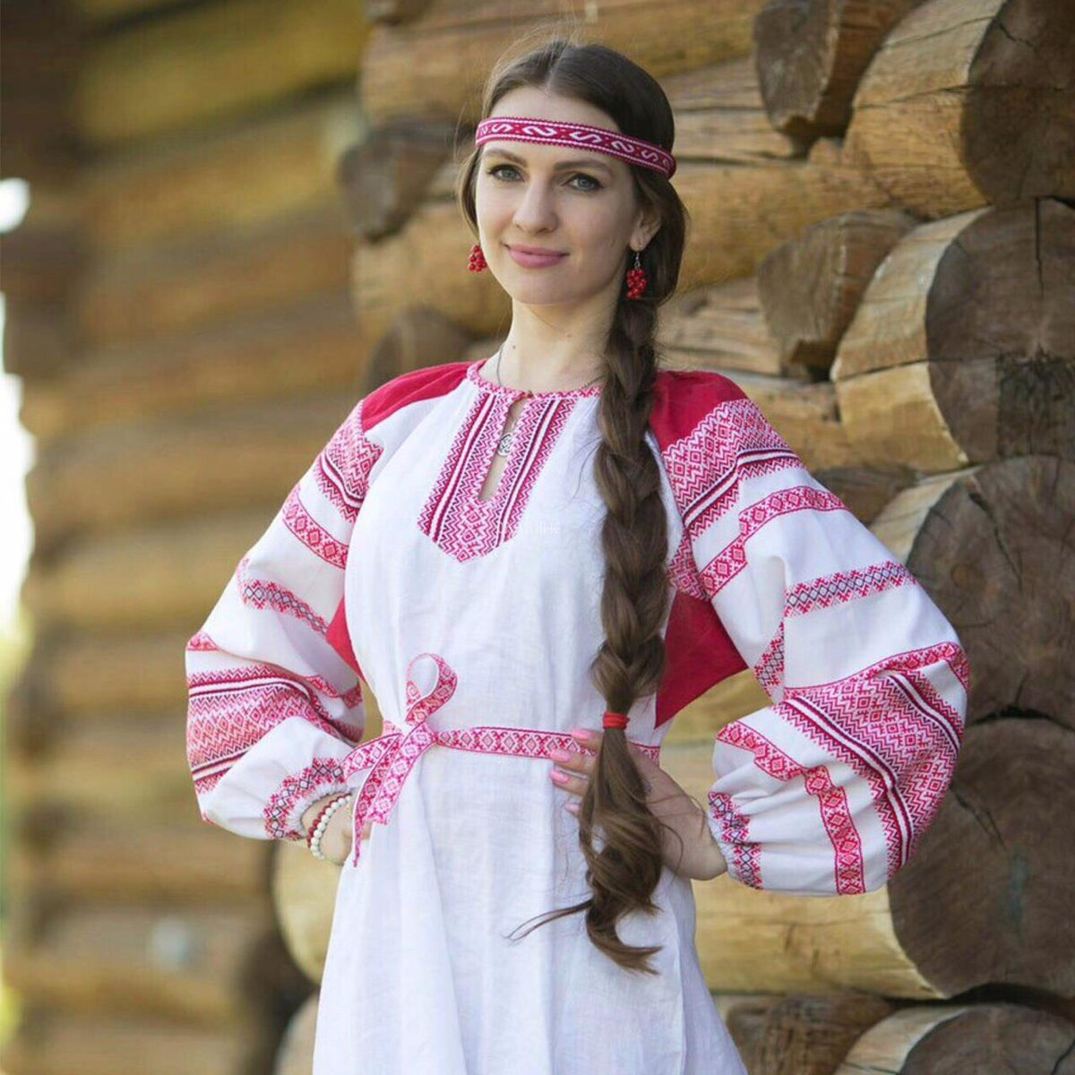 Girls in Slavic costumes in Wuzhou