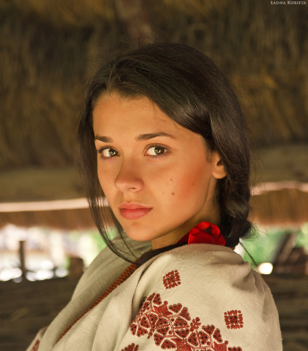Girls in Slavic costumes in Wuzhou