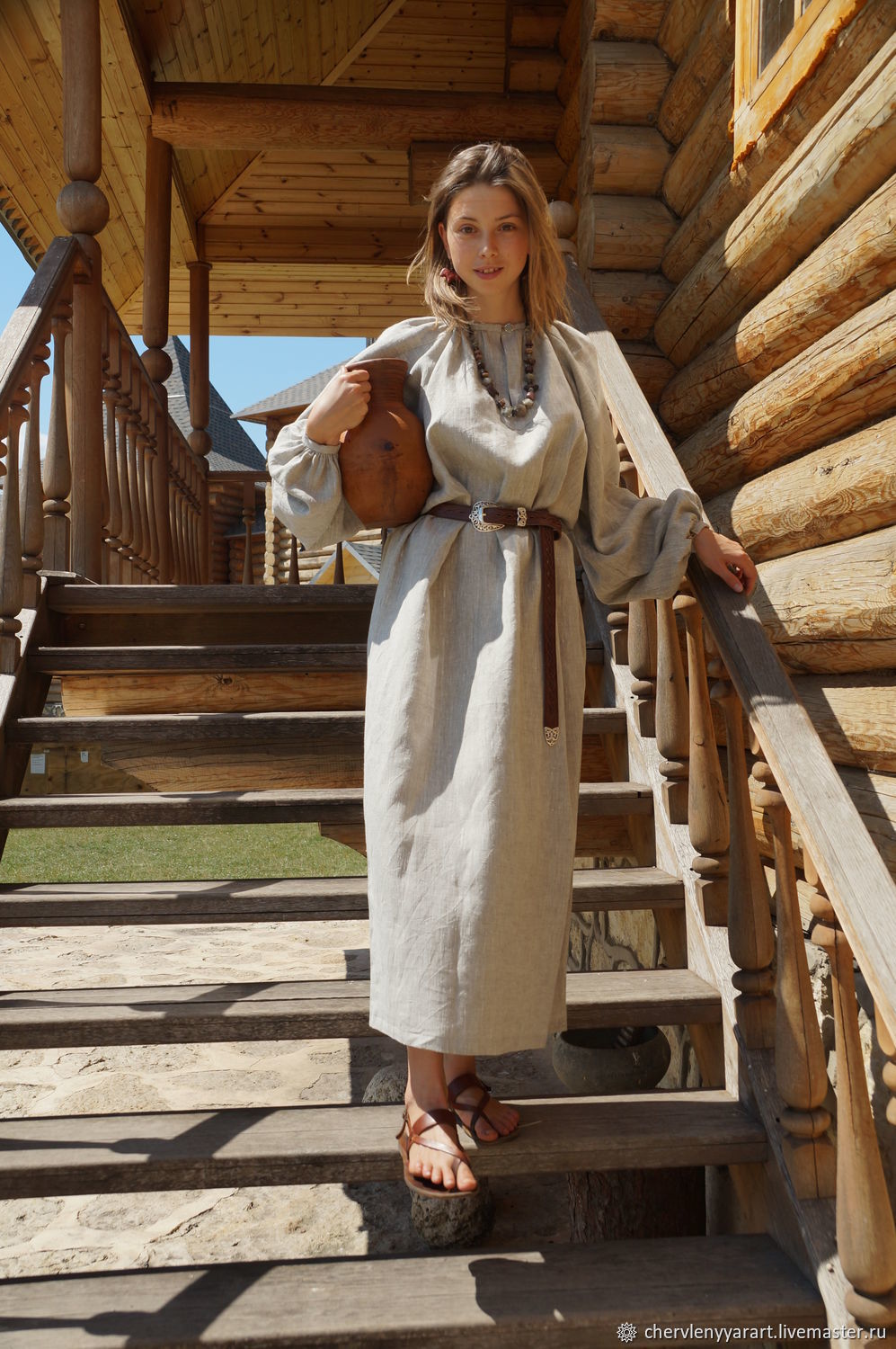 Girls in Slavic costumes in Wuzhou