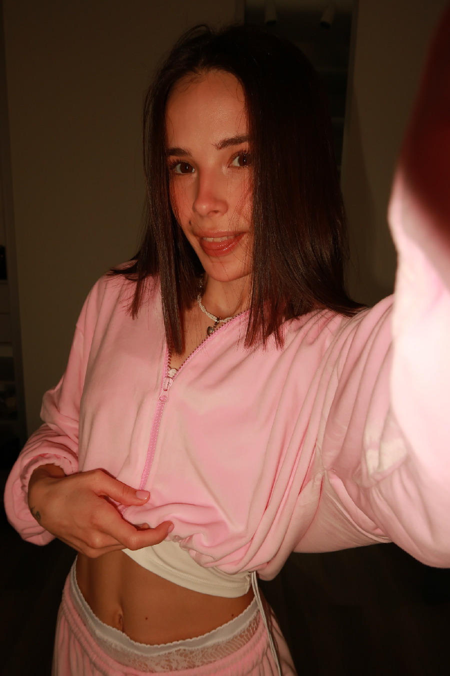 Tina brings the glow — live moments in Wuzhou